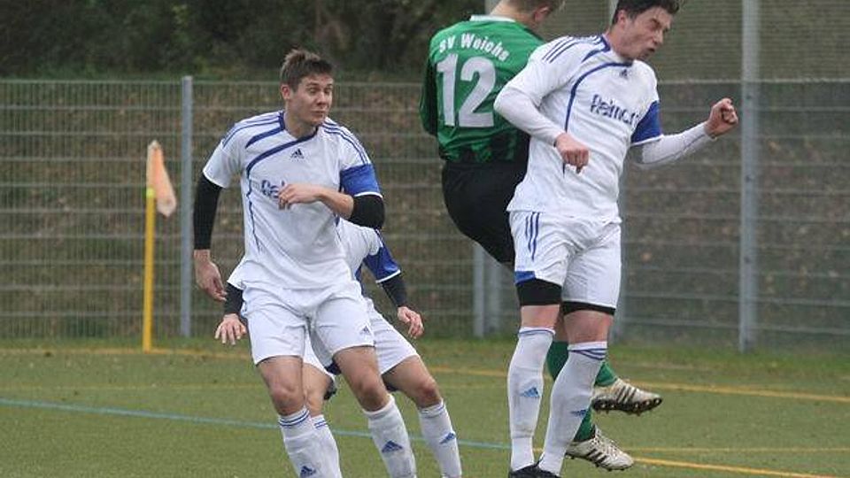 Der ASV Dachau II (weiß) gewann sein Heimspiel geg