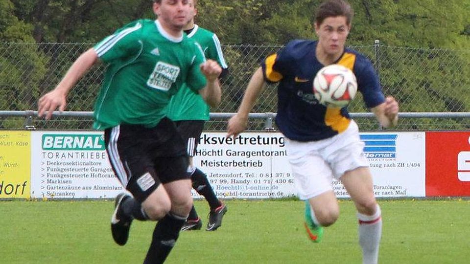 Der TSV Jetzendorf (blau) ließ gegen den SV Karlsh