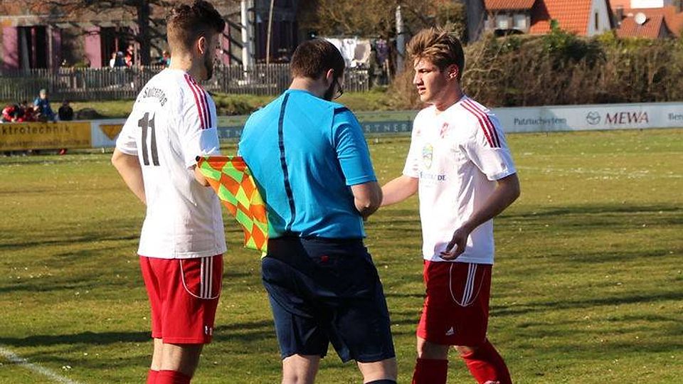Der SV Sulzemoos (weiß) und der SV Manching trennt