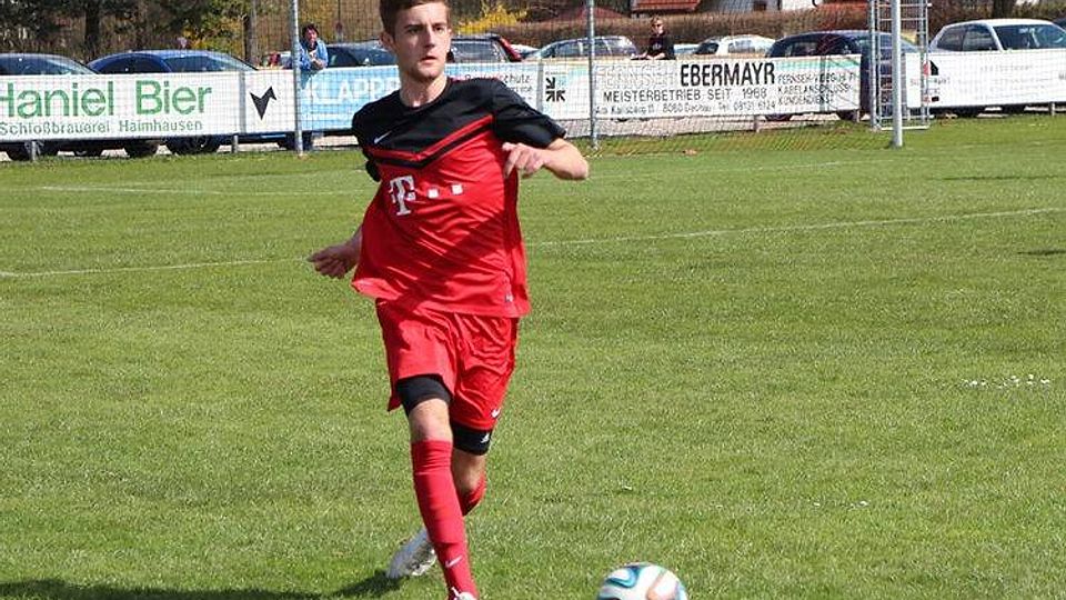 Der SV Günding (rot) gewann sein Heimspiel gegen d