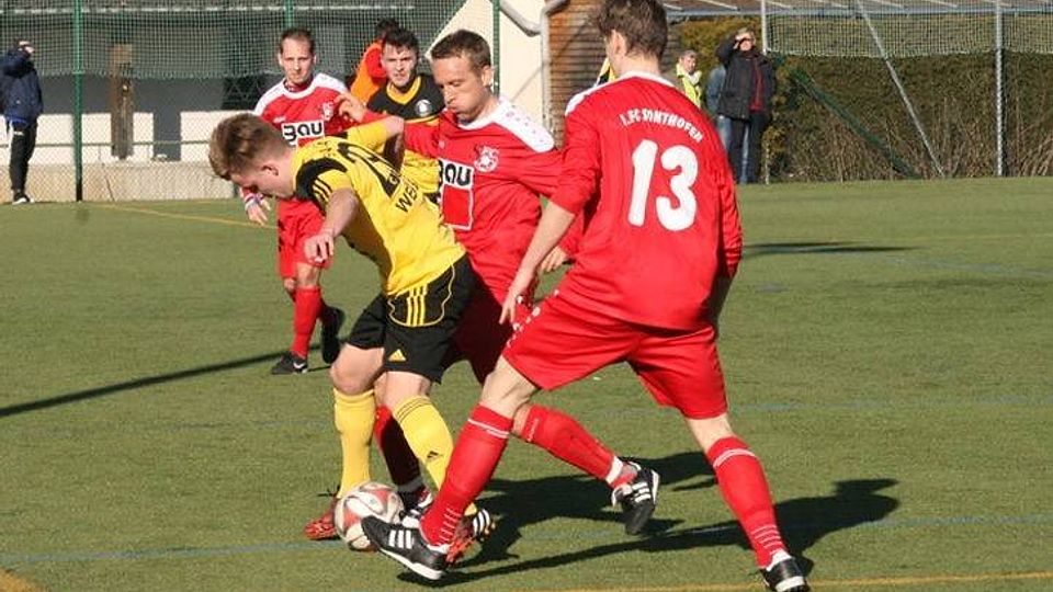 Der SV Pullach hat gegen den 1. FC Sonthofen 3:0 g