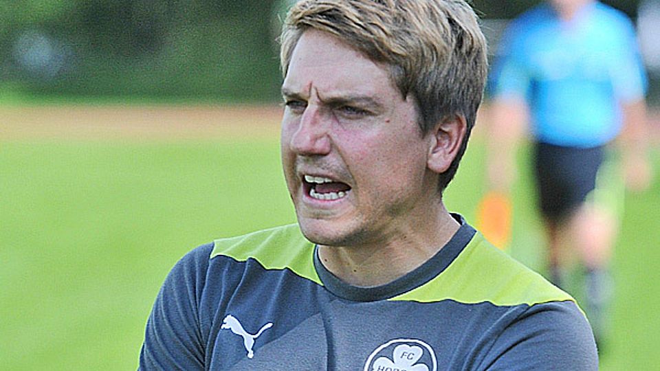 Franz Stroh muss sich derzeit aufgrund einer Verletzung beim Kreisliga-Aufsteiger FC Horgau aufs Coachen beschränken.  Foto: Andreas Lode