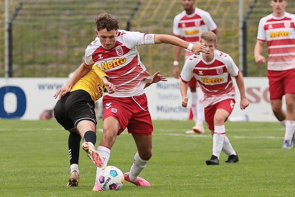 Trainiert bereits regelmäßig mit den Drittligaprofis des SSV Jahn mit: Offensivtalent Jonas Bauer.