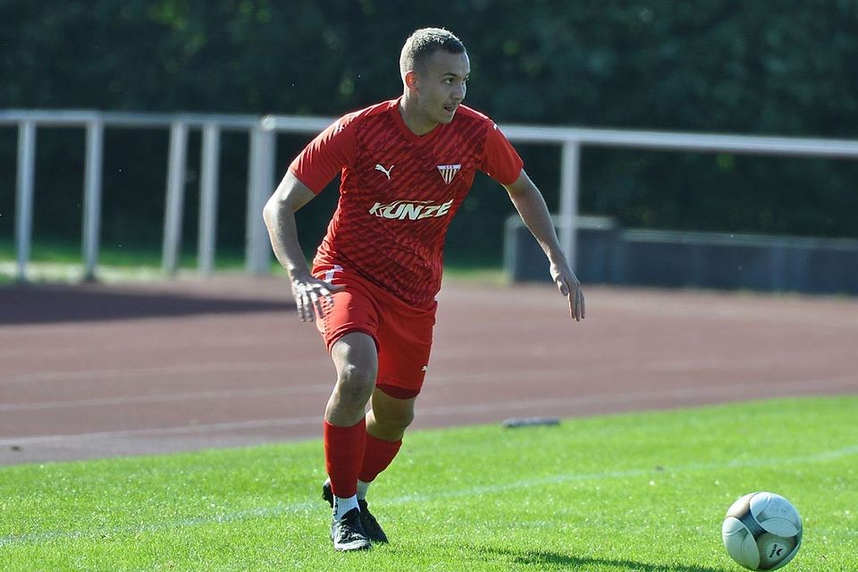 Andreas Wechselberger fehlt nach seiner roten Karte gegen den TSV 1860 Rosenheim.