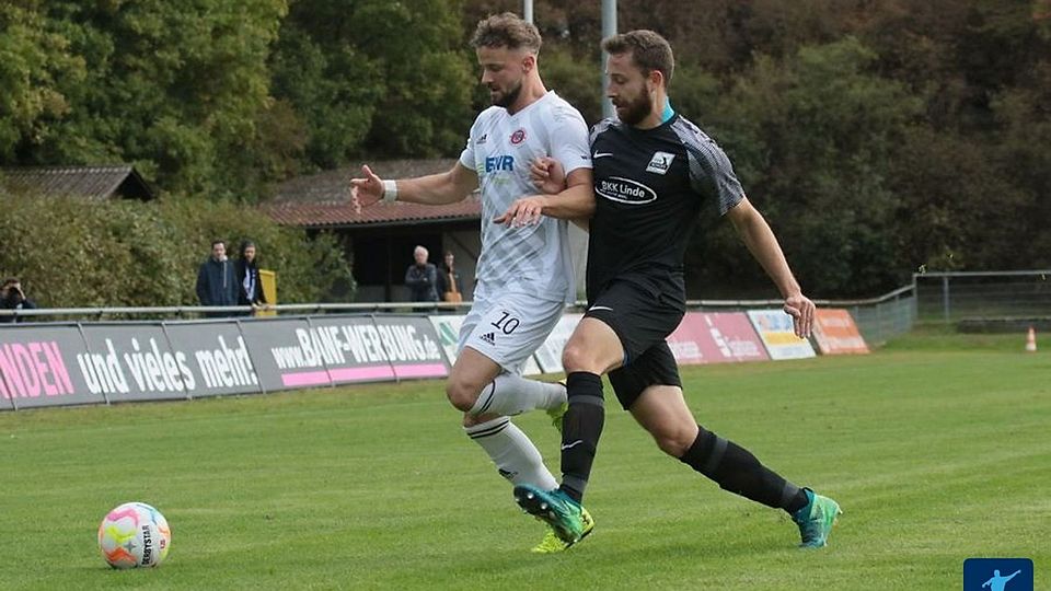 Nach der 1:3-Niederlage vergangene Woche gegen den TSV Schott Mainz, punktet die TSG Pfeddersheim und Sebastian Kaster (weiß) auswärts gegen SF Eisbachtal dreifach.