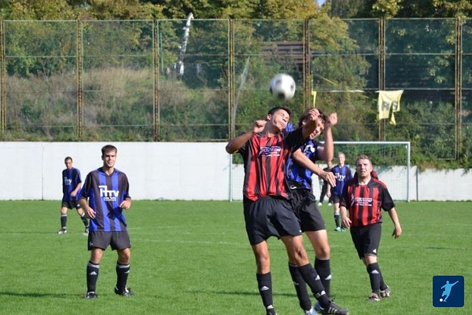 Die Kickers aus Worms (hier in Rot und Schwarz) zählen zu den Meisterschaftsfavoriten in der C-Klasse Süd.