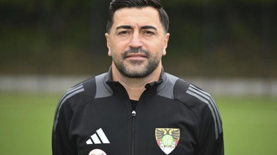 Yüksel moderierte den Umbruch beim Duisburger FV 08.