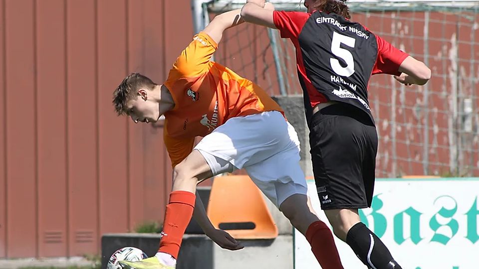 Der Titelkampf zwischen dem SC Bora Dresden und dem FV Eintracht Niesky geht auch am Wochenende weiter. 