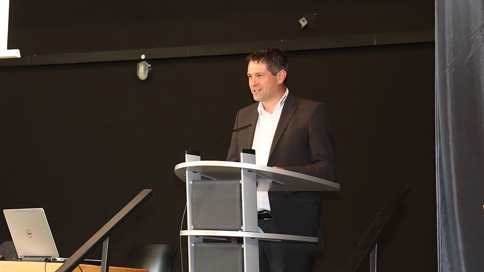 Bezirksspielleiter Matthias Harzer berichtete beim Staffeltag. 