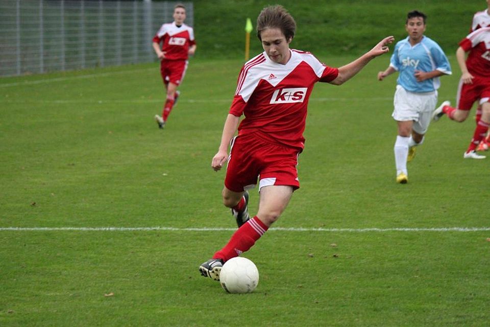 F: Heist: Traf doppelt in Wolfsanger: Fabian Reuter (JSG Hertingshausen/Reng.)