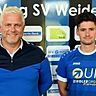 Rüdiger Hügel, sportlicher Leiter der SpVgg SV Weiden (links), begrüßte am Dienstagabend den neuen Co-Trainer der SpVgg SV Weiden, Oliver Eckl (rechts), für die kommenden Bayernligasaison
