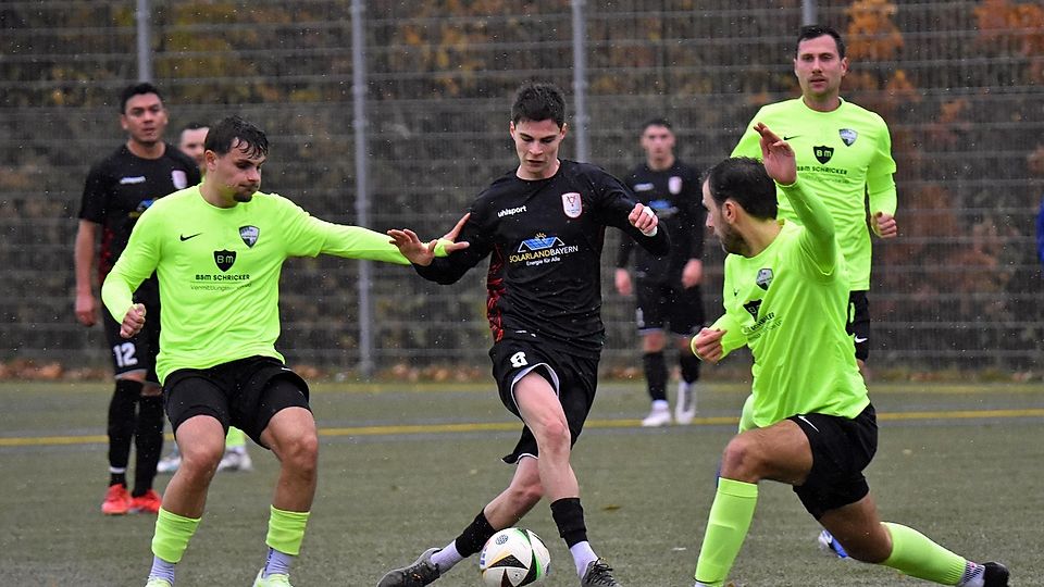 Wichtiger Sieg in einem heiß umkämpften Spiel: Zum 6:3-Erfolg von Grüne Heide Ismaning gegen die zweite Mannschaft des TSV Dachau 1865 II steuert Moritz Kiener (l.) vier Tore bei.