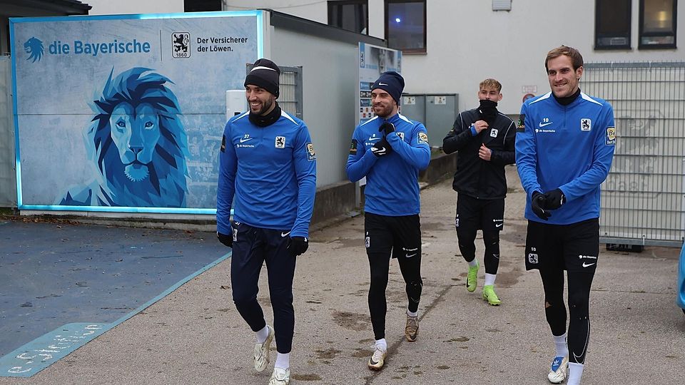 Stürmer Fabian Schubert (r.) hat keine Zukunft mehr bei den Löwen.