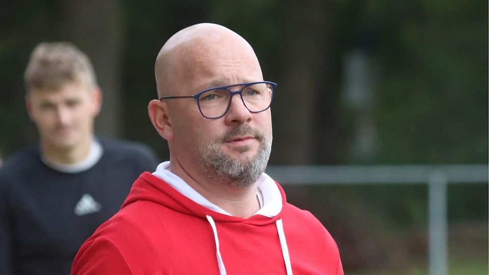 Der Neue ist bestens bekannt: Roland Perchtold hat Raistings Reserve bereits trainiert. Er löst den glücklosen Bernd Ziehnert ab.