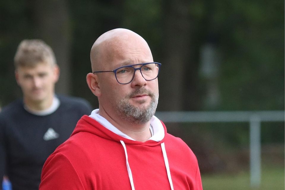 Der Neue ist bestens bekannt: Roland Perchtold hat Raistings Reserve bereits trainiert. Er löst den glücklosen Bernd Ziehnert ab.