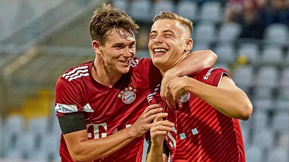 Taylor Booth (li.) wird den FC Bayern im Sommer wohl verlassen. Gabriel Vidovic hofft auf seine Chance unter Julian Nagelsmann.