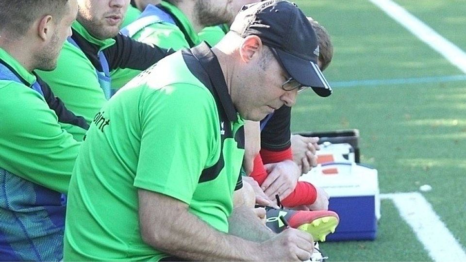Jens-Uwe Zierer: Abschied von der Trainer-Kommandobrücke bei der Spvgg. Holzgerlingen Foto (Archiv): Oberdorfer