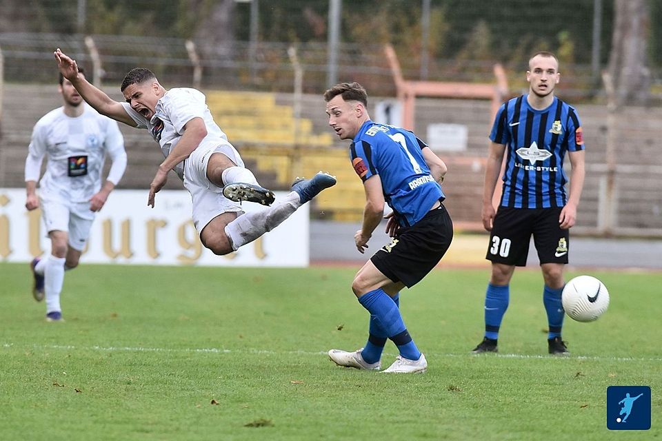 Im Dress des SV Gonsenheim ließ es Karim Zeghli (in der Luft) nie an Einsatz fehlen.