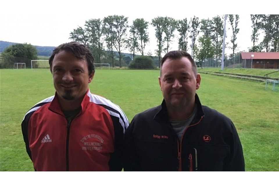 Der neue A-Jugend-Trainer Markus Liebl (r.) mit Abteilungsleiter Röckl Foto: cwc
