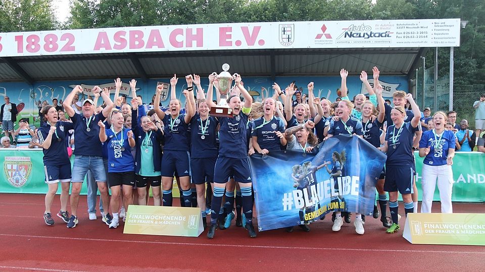 So jubelten die Montabaurerinnen über den Gewinn des Rheinlandpokals 