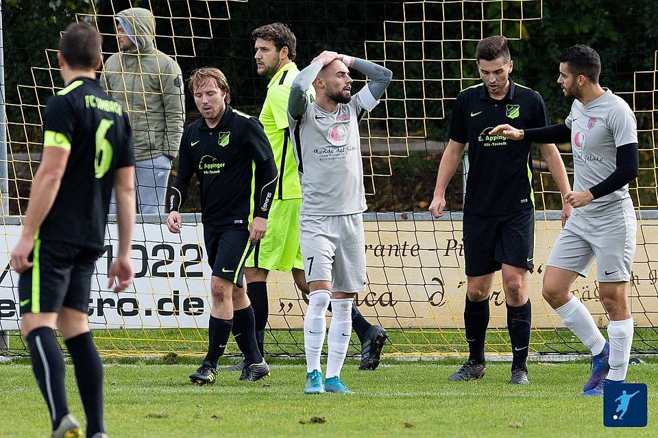 Der TuS Walburgskirchen (helle Trikots) und der FC Simbach b. L. haben sich für die K.o.-Runde des Ligapokals der Kreisliga qualifiziert Der TuS Walburgskirchen (helle Trikots) und der FC Simbach b. L. haben sich für die K.o.-Runde des Ligapokals der Kreisliga qualifiziert