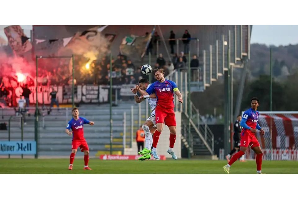 In der Fußball-Regionalliga Südwest dreht der SV Sandhausen einen 0:2-Rückstand gegen den TSV Steinbach Haiger. © Björn Franz