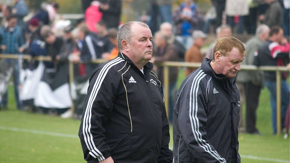 Nicht besonders glücklich mit dem Saisonstart: FC-Eisenhüttenstadt-Trainer Harry Rath (links) Archiv-Foto: Bock