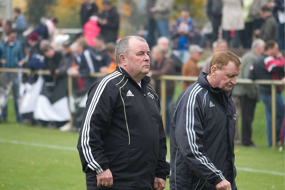 Nicht besonders glücklich mit dem Saisonstart: FC-Eisenhüttenstadt-Trainer Harry Rath (links) Archiv-Foto: Bock