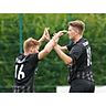 Erleichterung: Der TSV Steindorf schießt in der 89. Minute den Ausgleich zum 2:2. Hier auf dem Bild: Sven John (l.) und Dennis Bablich vom TSV. Erleichterung: Der TSV Steindorf schießt in der 89. Minute den Ausgleich zum 2:2. Hier auf dem Bild: Sven John (l.) und Dennis Bablich vom TSV. © Isabel Althof