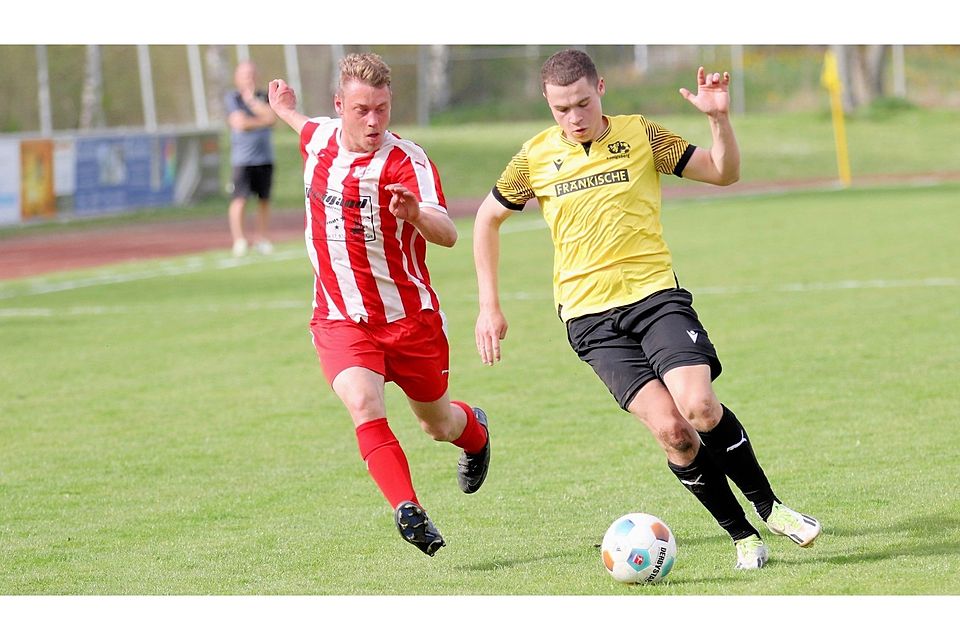 Philipp Hau (rechts) traf für den TV Königsberg doppelt.