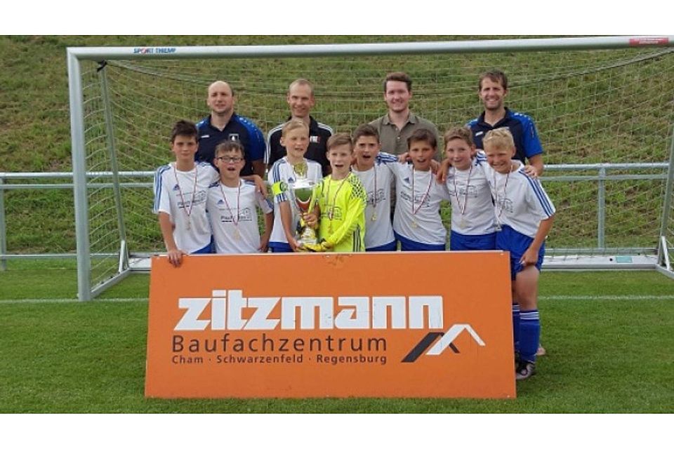 Der 1.FC Viechtach triumphierte beim E-Jugendturnier am Samstag.