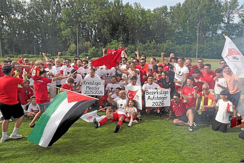 Premiere für Türk Gücü Lauingen: Nach dem 2:1-Sieg gegen die SSV Glött steht der erstmalige Bezirksliga-Aufstieg fest.