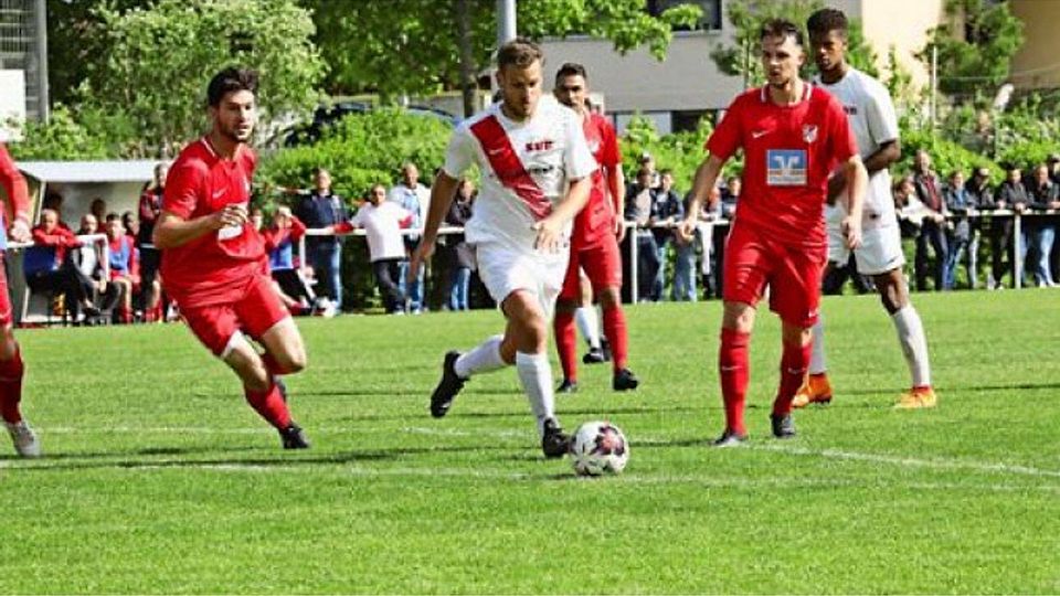 Ab durch die Mitte: Jens Strohm läuft mit dem Fellbacher Team der Verbandsliga entgegen. Patricia Sigerist