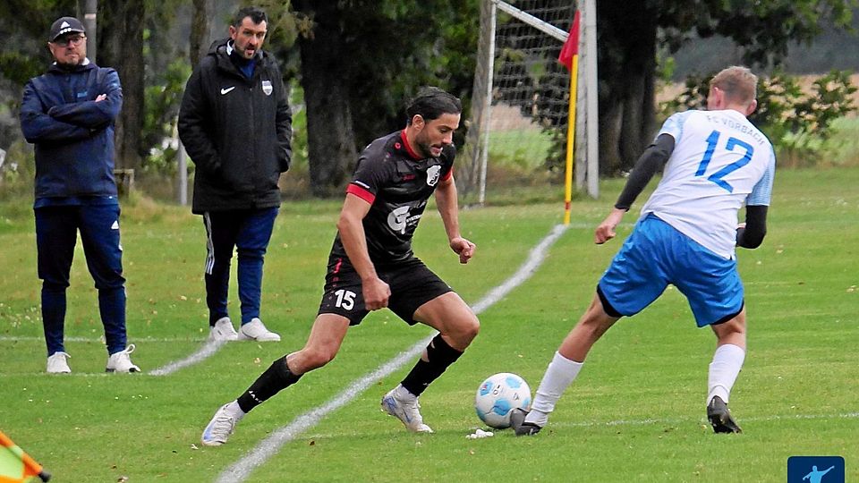 Peter Schramm (links außen) hat auf eigenen Wunsch seine Trainertätigkeit beim abstiegsgefährdeten Nord-Kreisligisten FC Vorbach beendet.
