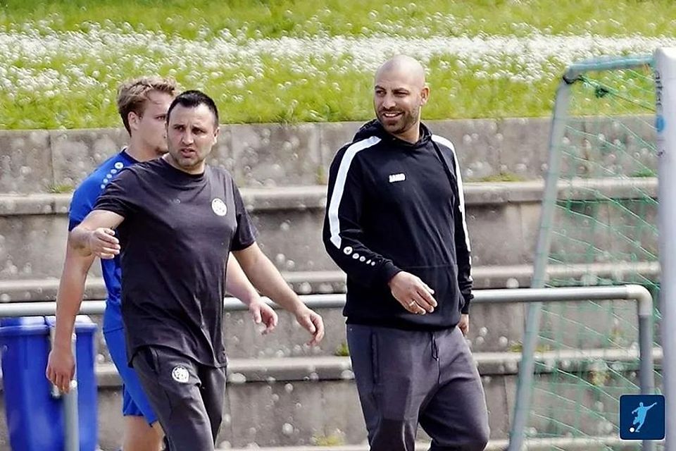 02-Trainer Volkan Zer mit Riesenlob