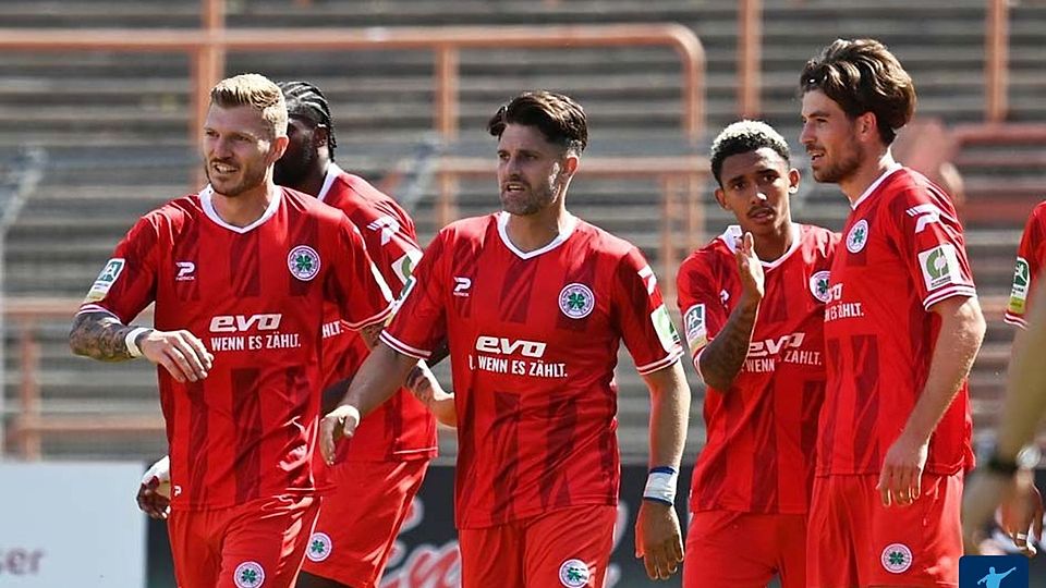 Dreifacher Jubel beim Sieg gegen den Bonner SC.