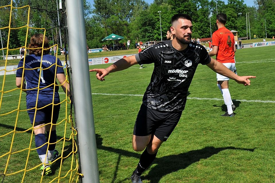 Jubelnd dreht FCL-Torschütze Alban Nuraj nach seinem Treffer zum 2:0 gegen den Stadtrivalen Türk Gücü Lauingen ab.
