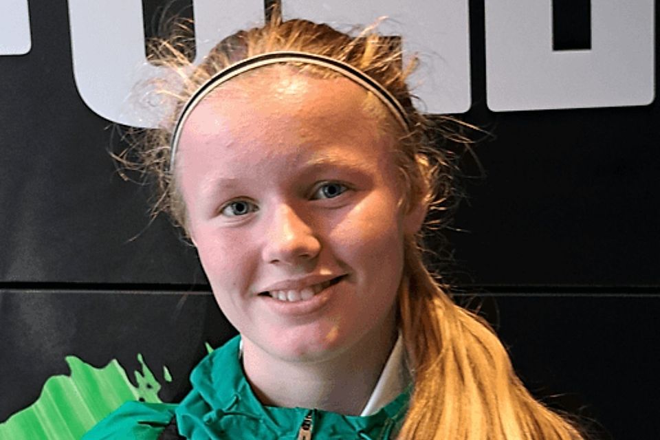 Das ist Mia Deckers. Das ist Mia Deckers.