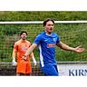 Ratlos: Der zweifache Torschütze Malik Schäfer und Eintracht-Keeper Felix Basting, der leicht verletzt raus musste.	Foto: Mario Luge