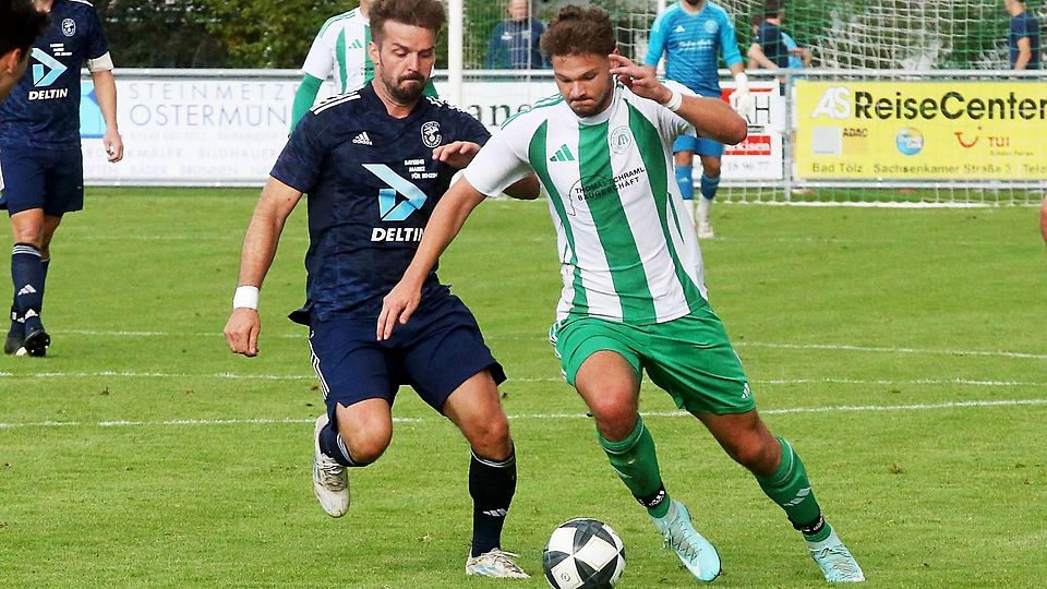 Den wichtigen Anschlusstreffer zum 1:2 erzielt Tobi Bauer (re.) für die Heilbrunner, die in Olching jedoch mit 2:3 das Nachsehen hatten.