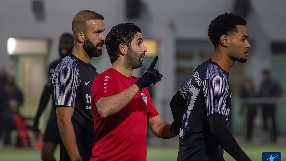 Süleyman Kapan (m.) ist derzeit Top-Torjäger der Berlin-Liga.