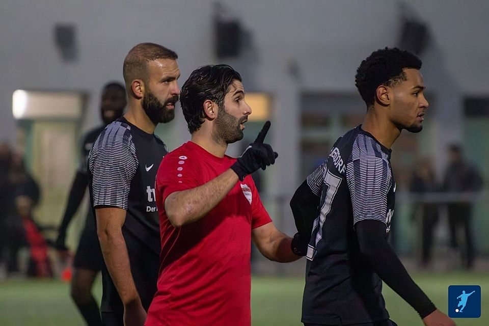 Süleyman Kapan (m.) ist derzeit Top-Torjäger der Berlin-Liga.