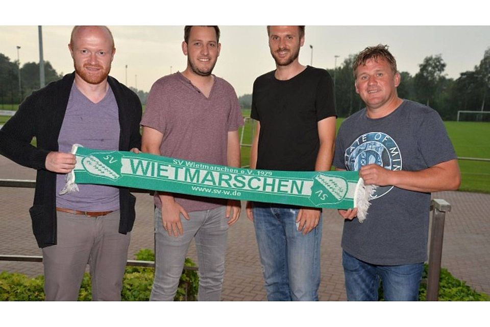 v.l. Vorstand Thomas Stegemann, Co-Trainer Pascal Josmann, Trainer Chris Häcker und Fußballfachwart Friedhelm Schürmann