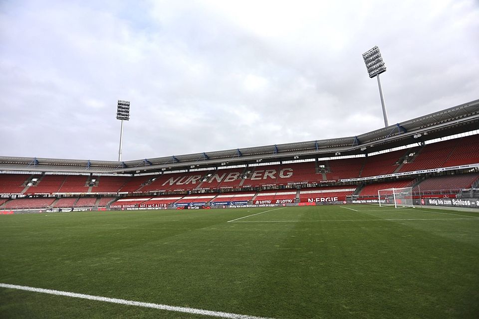 Aufgrund des heftigen Wintereinbruchs kann auch im Nürnberger WM-Stadion nicht gespielt werden.