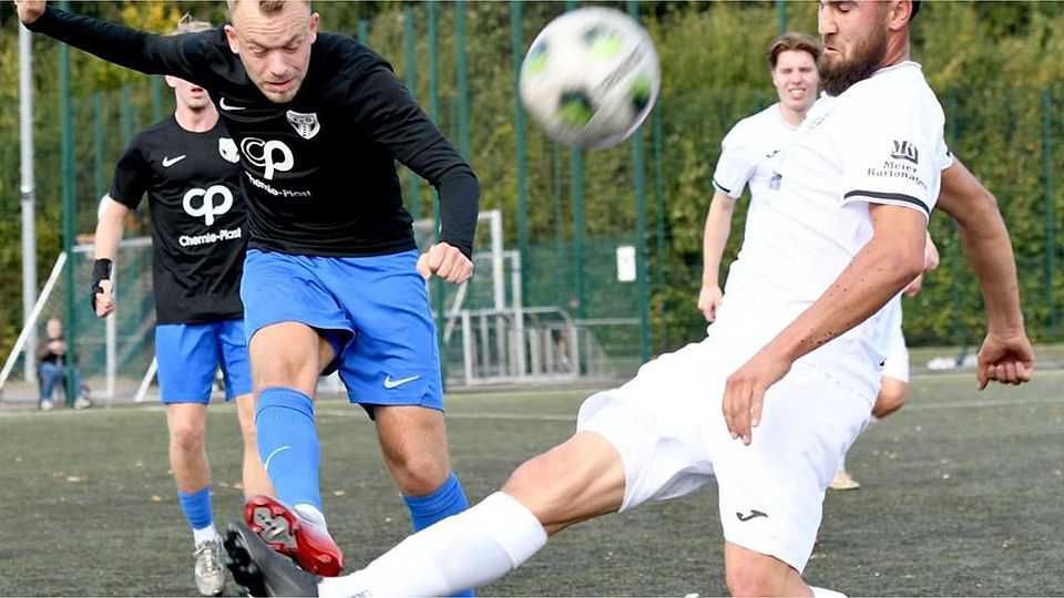 Bis zur 86. Minute steht es im Spiel gegen den Delbrücker SC gerecht 1:1-Unentschieden, dann fängt sich der FCO ein „Windei“ ein.