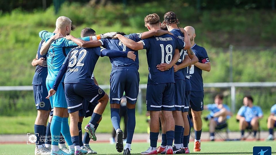 Die Spieler des SV Hummetroth im Mannschaftskreis.