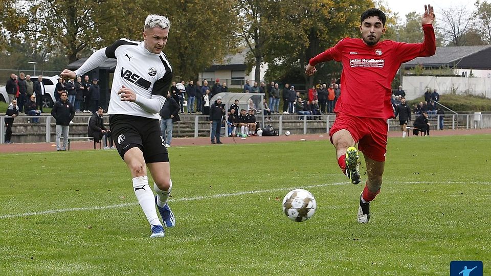 Nußloch (weiß-schwarz) trifft am Sonntag wieder auf Türkspor Mannheim.