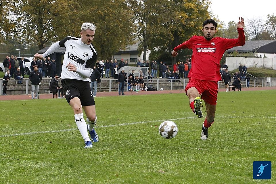 Nußloch (weiß-schwarz) trifft am Sonntag wieder auf Türkspor Mannheim.