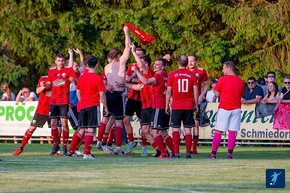 Der FC Amsham setzte sich gegen den FC Reichstorf durch.