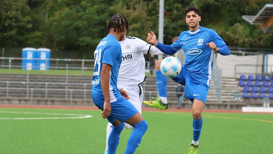 Etienne Portmann (rechts) schoss das 1:0 und musste nach einem Foul verletzt ausgewechselt werden.